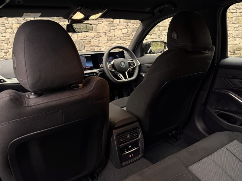  BMW 3 SERIES 330e M Sport 4dr Saloon 3660913