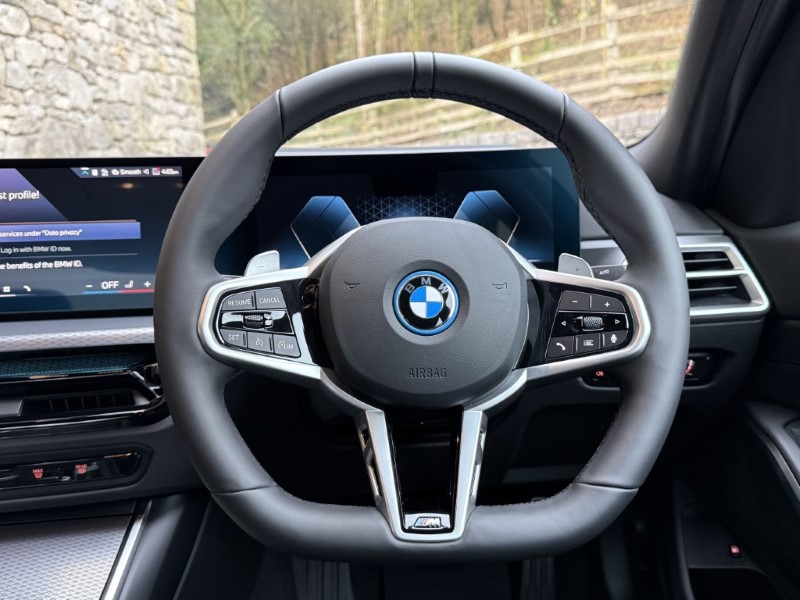  BMW 3 SERIES 330e M Sport 4dr Saloon 3660872