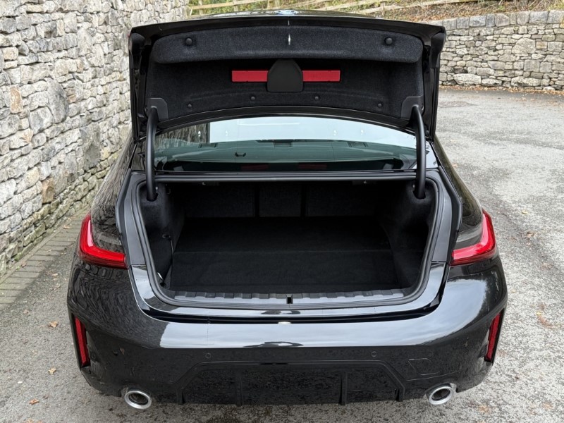  BMW 3 SERIES 330e M Sport 4dr Saloon 3660860