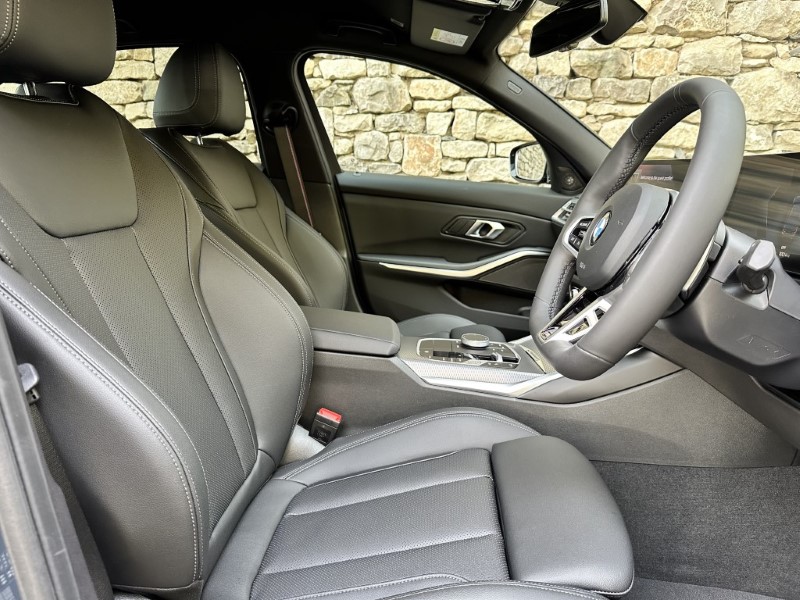  BMW 3 SERIES 320i M Sport 4dr Saloon 3662019