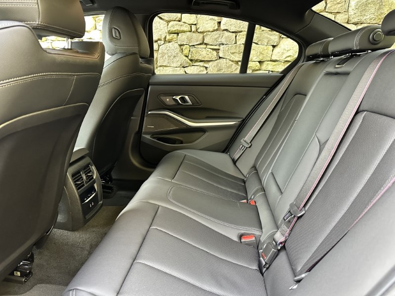  BMW 3 SERIES 320i M Sport 4dr Saloon 3662054