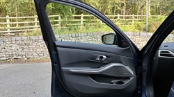 BMW 3 SERIES 320i M Sport 4dr Saloon 3662086