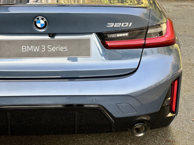  BMW 3 SERIES 320i M Sport 4dr Saloon 3662015