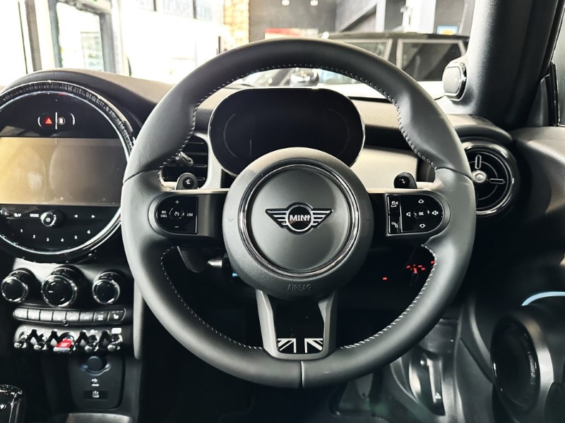  MINI CONVERTIBLE 2.0 Cooper S Exclusive 2dr Auto 3617545