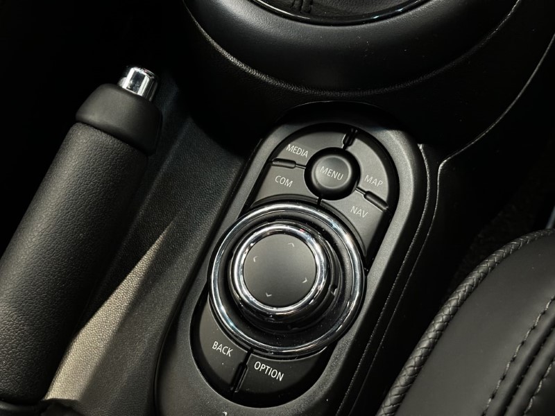  MINI CONVERTIBLE 2.0 Cooper S Exclusive 2dr Auto 3617556