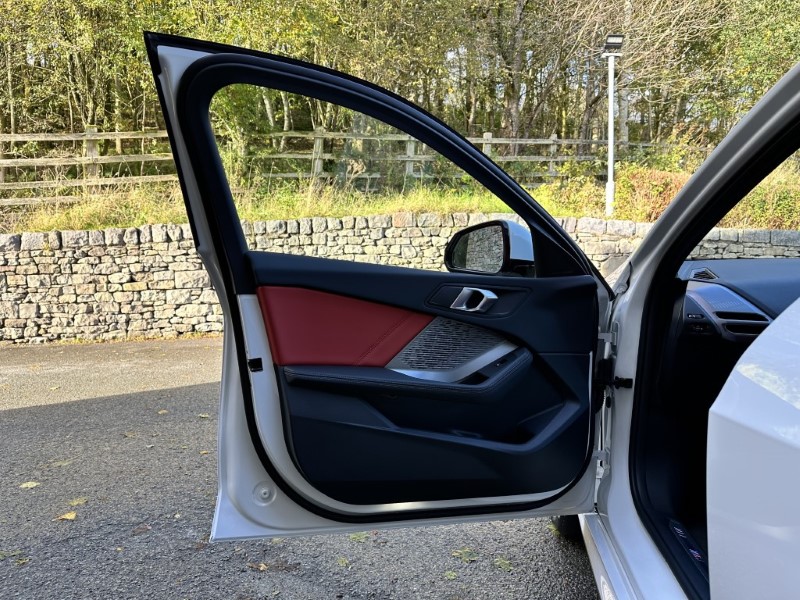  BMW 1 SERIES 120 M Sport 5dr Step Auto 3616829