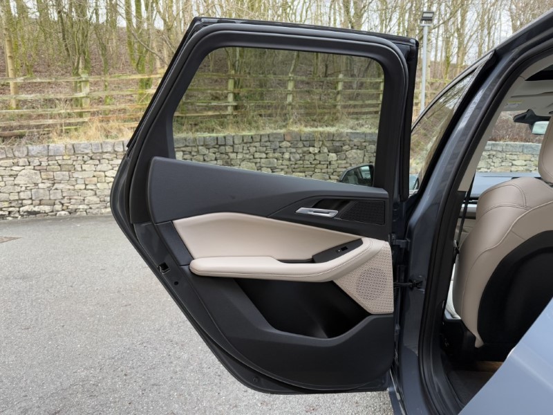  BMW 2 SERIES 230e xDrive Luxury 5dr DCT 3805963