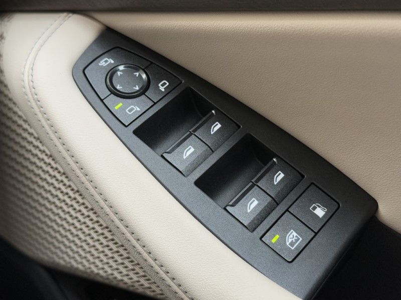  BMW 2 SERIES 230e xDrive Luxury 5dr DCT 3805923