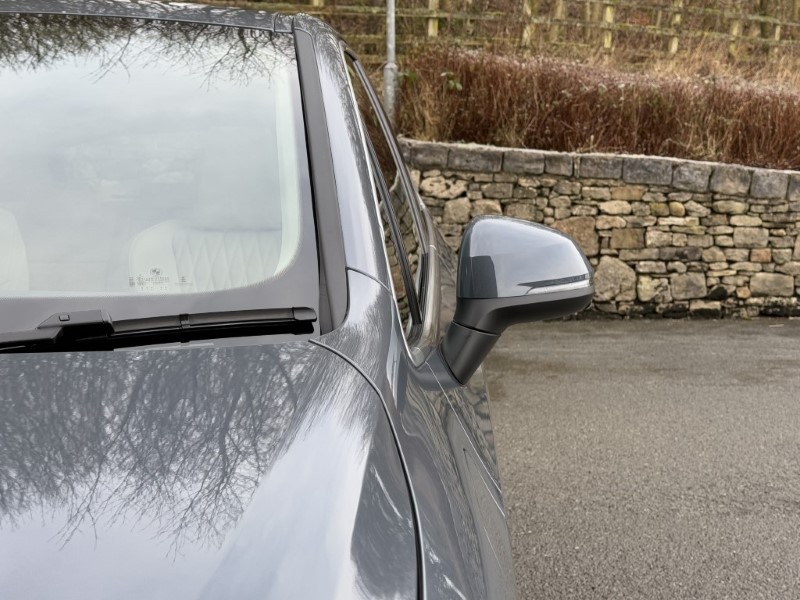  BMW 2 SERIES 230e xDrive Luxury 5dr DCT 3805943