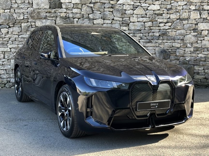 BMW iX
