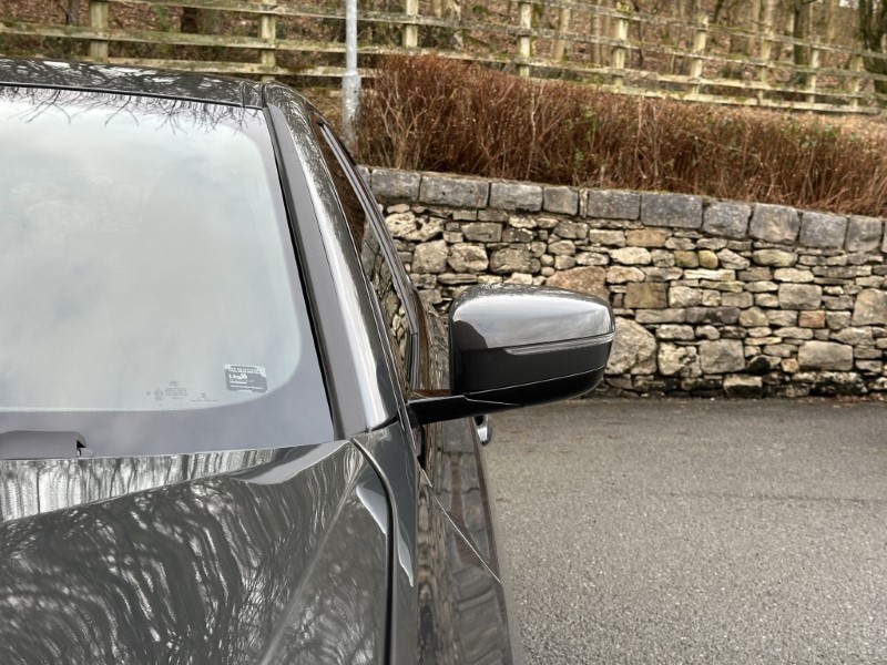  BMW 320i M Sport Saloon 4953614