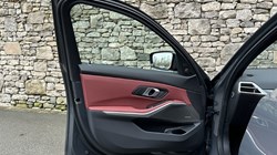 BMW 320i M Sport Saloon 4953607