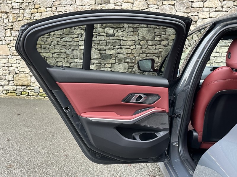  BMW 320i M Sport Saloon 4953608