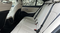 BMW 3 SERIES 320i M Sport 4dr Step Auto 5727675