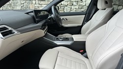 BMW 3 SERIES 320i M Sport 4dr Step Auto 5727678
