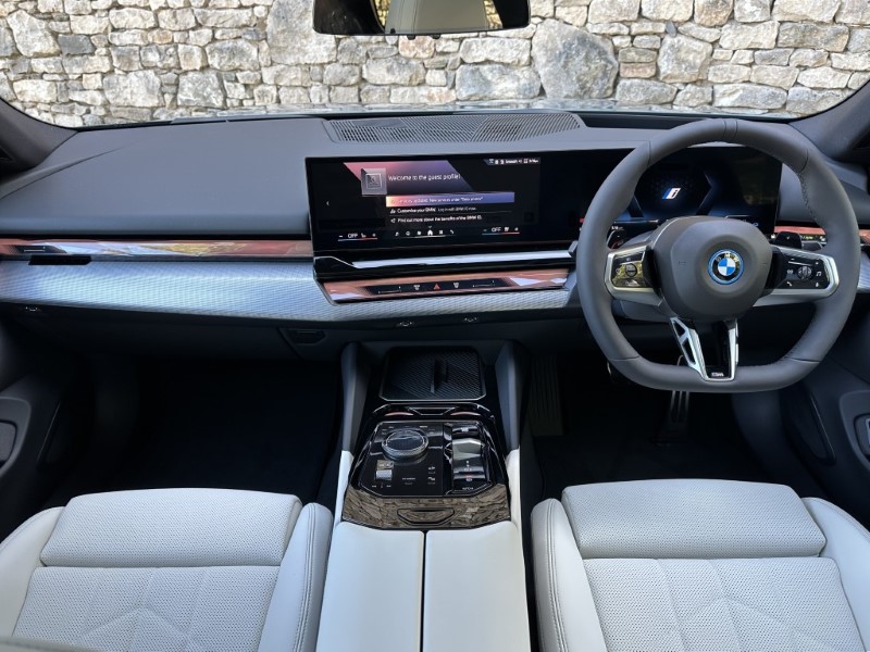  BMW 5 SERIES 530e M Sport 4dr Auto 5815132
