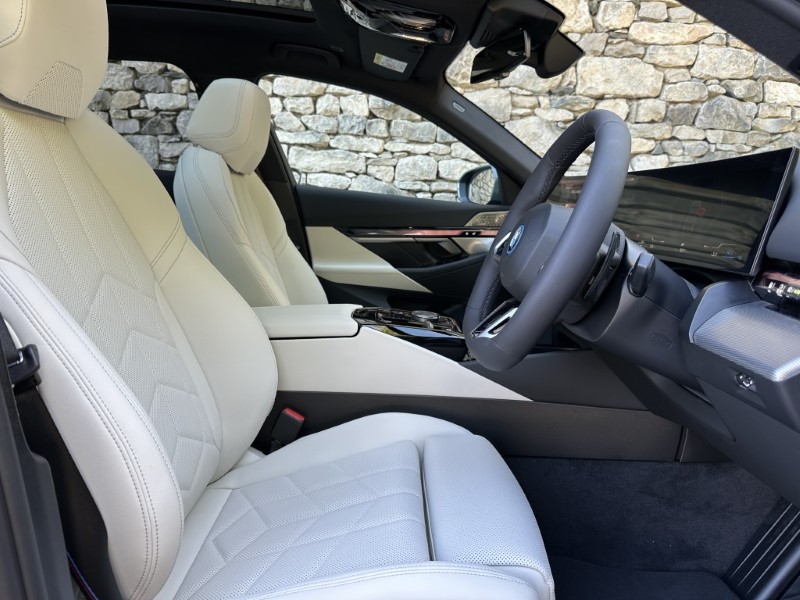  BMW 5 SERIES 530e M Sport 4dr Auto 5815088