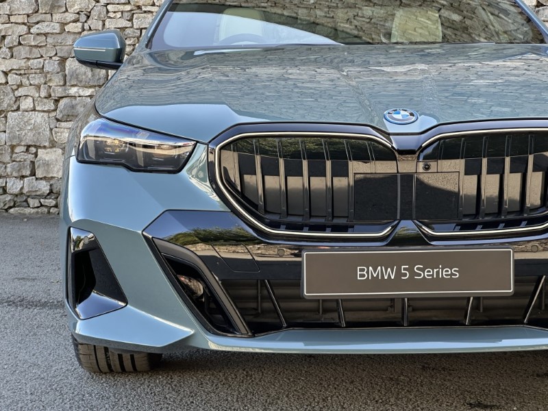  BMW 5 SERIES 530e M Sport 4dr Auto 5815145