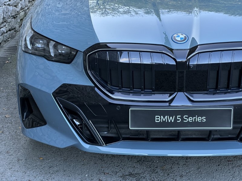  BMW 5 SERIES 530e M Sport 4dr Auto 5815103