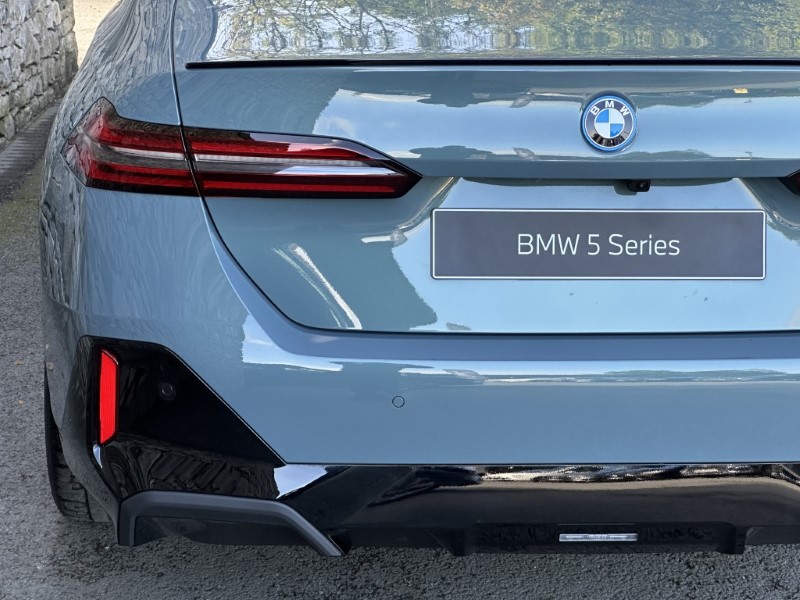  BMW 5 SERIES 530e M Sport 4dr Auto 5815078