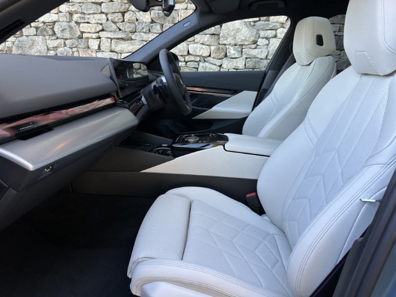  BMW 5 SERIES 530e M Sport 4dr Auto 5815110