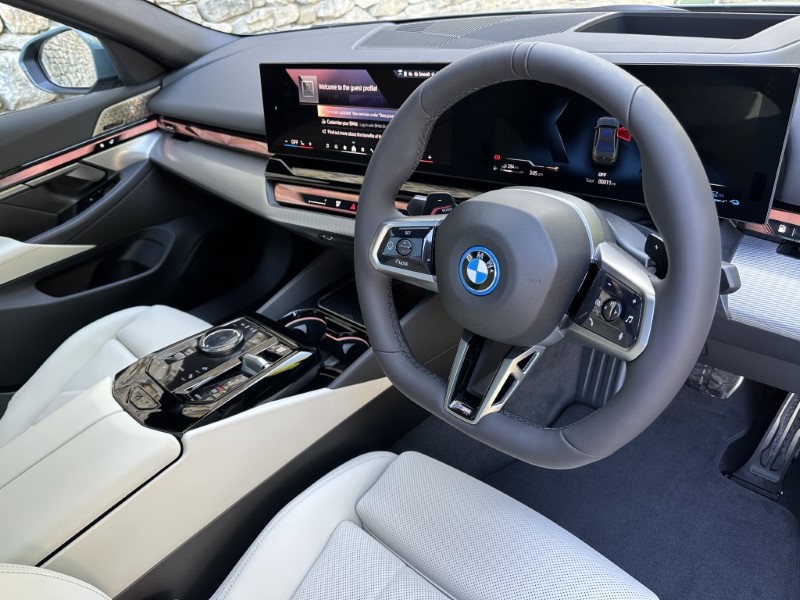  BMW 5 SERIES 530e M Sport 4dr Auto 5815086