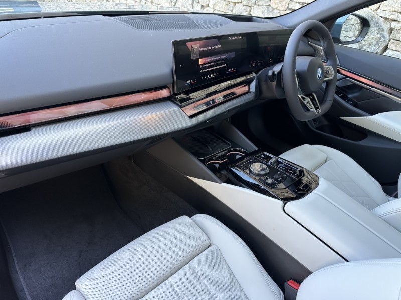  BMW 5 SERIES 530e M Sport 4dr Auto 5815111