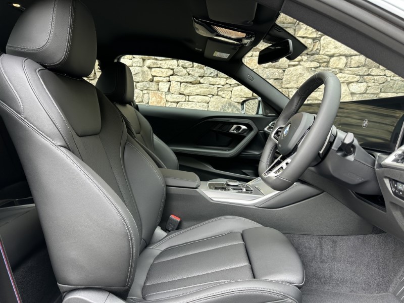  BMW 2 SERIES 220i M Sport 2dr Step Auto 5688176