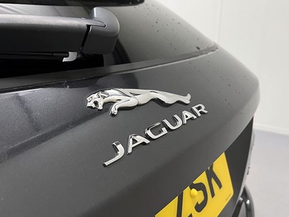 2020 (70) JAGUAR F-PACE 2.0d Portfolio 5dr Auto AWD