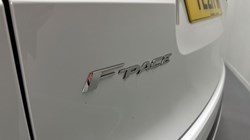 2021 (21) JAGUAR F-PACE 2.0 D200 R-Dynamic S 5dr Auto AWD 3055459