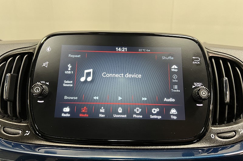 2022 (22) FIAT 500 1.0 Mild Hybrid Dolcevita Plus 3dr 3400097