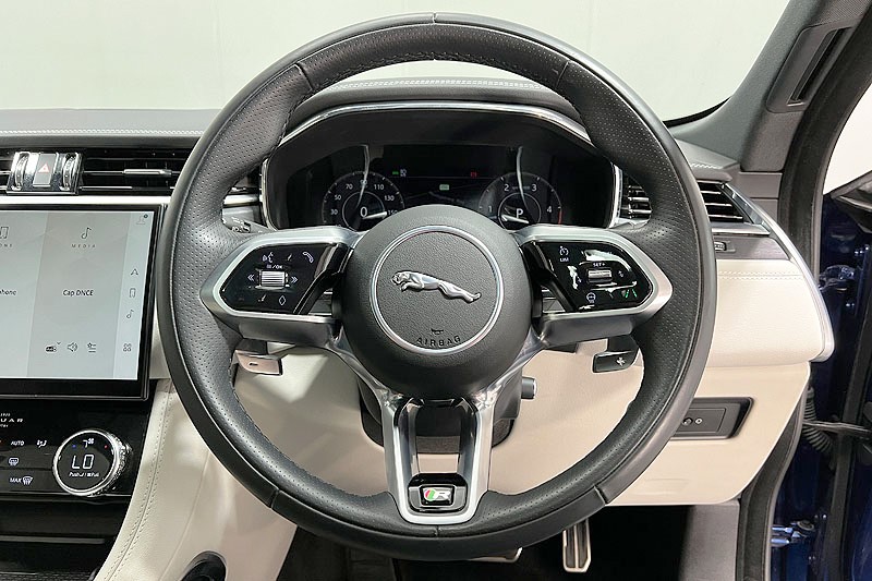 2022 (72) JAGUAR F-PACE 3.0 D300 R-Dynamic HSE 5dr Auto AWD 3422147