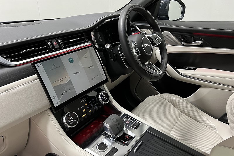 2022 (72) JAGUAR F-PACE 3.0 D300 R-Dynamic HSE 5dr Auto AWD 3422169