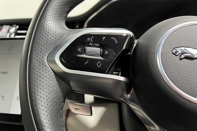 2022 (72) JAGUAR F-PACE 3.0 D300 R-Dynamic HSE 5dr Auto AWD 3422149