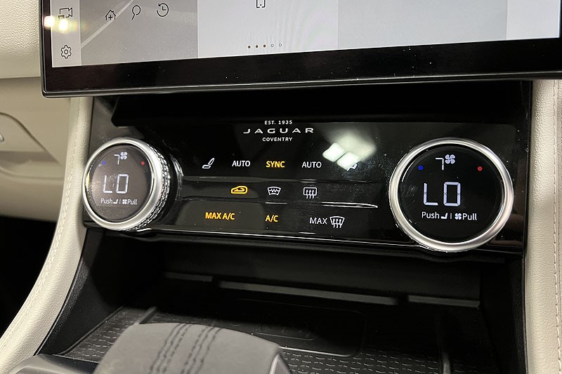 2022 (72) JAGUAR F-PACE 3.0 D300 R-Dynamic HSE 5dr Auto AWD 3422152