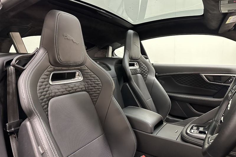 2022 (72) JAGUAR F-TYPE 5.0 P450 S/C V8 R-Dynamic Black 2dr Auto AWD 3458287