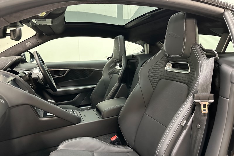 2022 (72) JAGUAR F-TYPE 5.0 P450 S/C V8 R-Dynamic Black 2dr Auto AWD 3458277