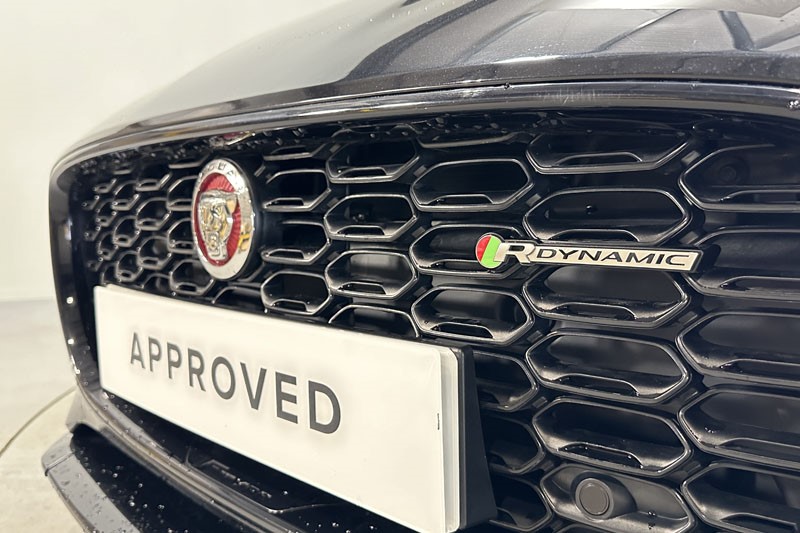 2022 (72) JAGUAR F-TYPE 5.0 P450 S/C V8 R-Dynamic Black 2dr Auto AWD 3458317