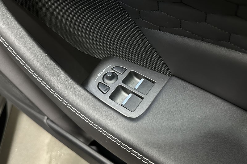 2022 (72) JAGUAR F-TYPE 5.0 P450 S/C V8 R-Dynamic Black 2dr Auto AWD 3458284