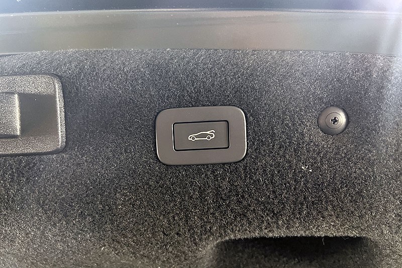 2023 (23) JAGUAR XF 2.0 D200 R-Dynamic S 4dr Auto 3431387