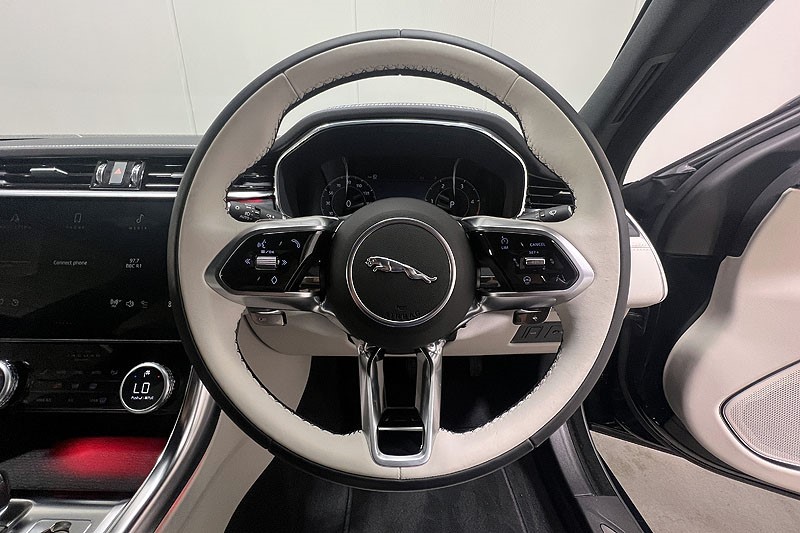 2023 (23) JAGUAR XF 2.0 D200 R-Dynamic S 4dr Auto 3431362