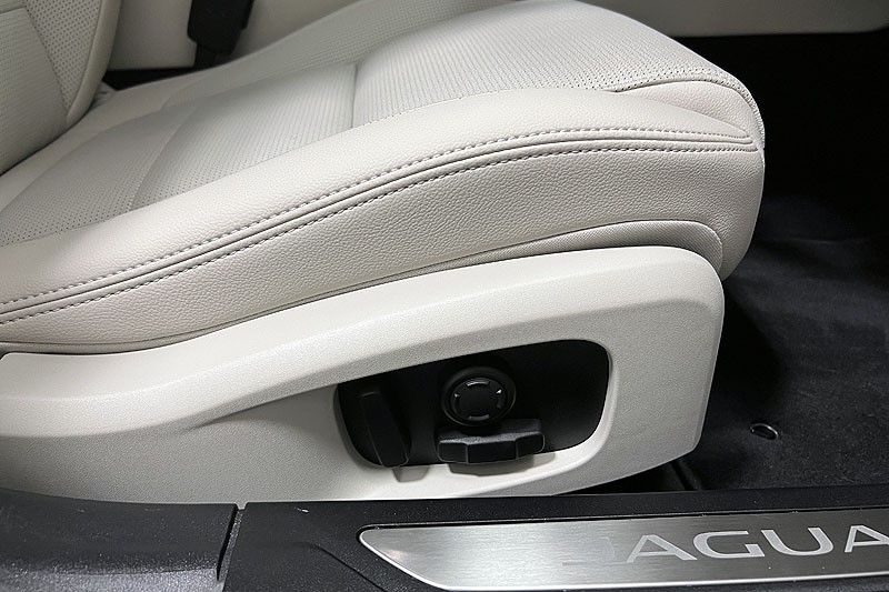 2023 (23) JAGUAR XF 2.0 D200 R-Dynamic S 4dr Auto 3431358