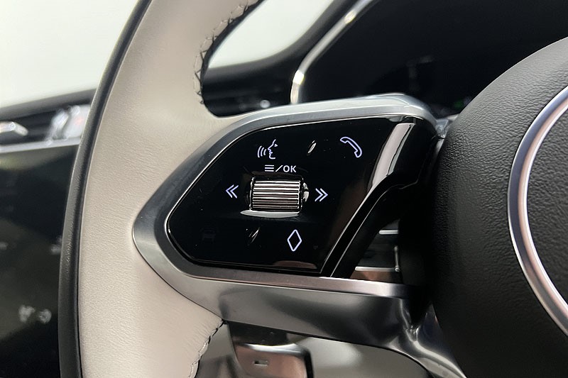 2023 (23) JAGUAR XF 2.0 D200 R-Dynamic S 4dr Auto 3431364