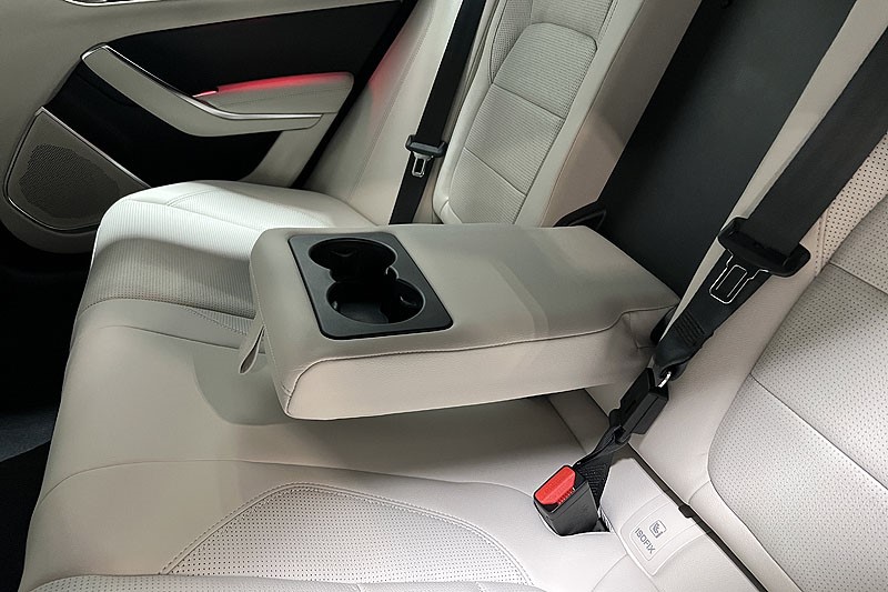 2023 (23) JAGUAR XF 2.0 D200 R-Dynamic S 4dr Auto 3431384