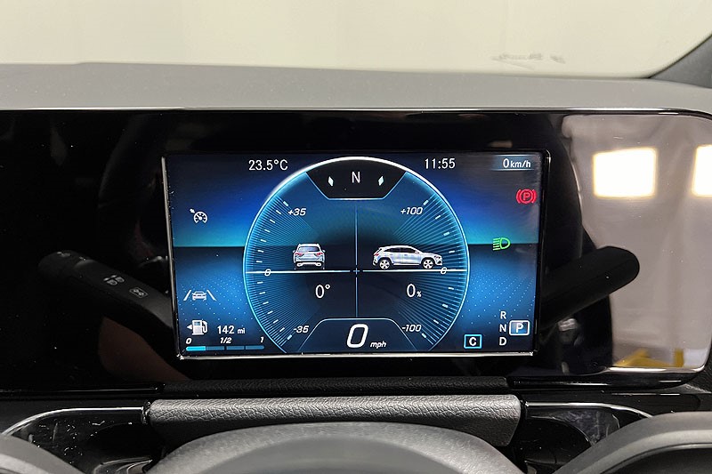 2021 (21) MERCEDES-BENZ GLA 200d 4Matic AMG Line 5dr Auto 3448275