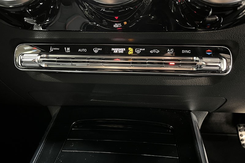 2021 (21) MERCEDES-BENZ GLA 200d 4Matic AMG Line 5dr Auto 3448279