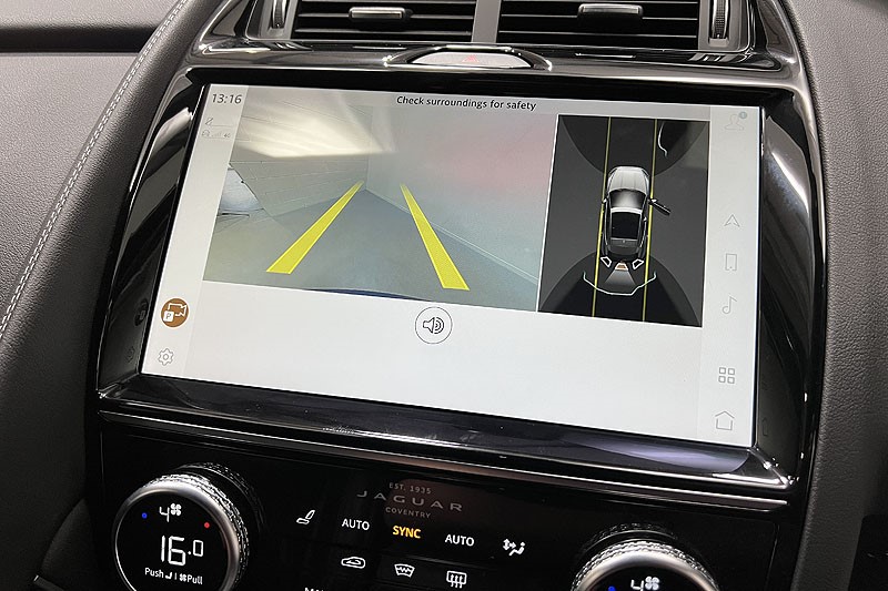 2022 (72) JAGUAR E-PACE 2.0 D200 R-Dynamic HSE 5dr Auto 3486199