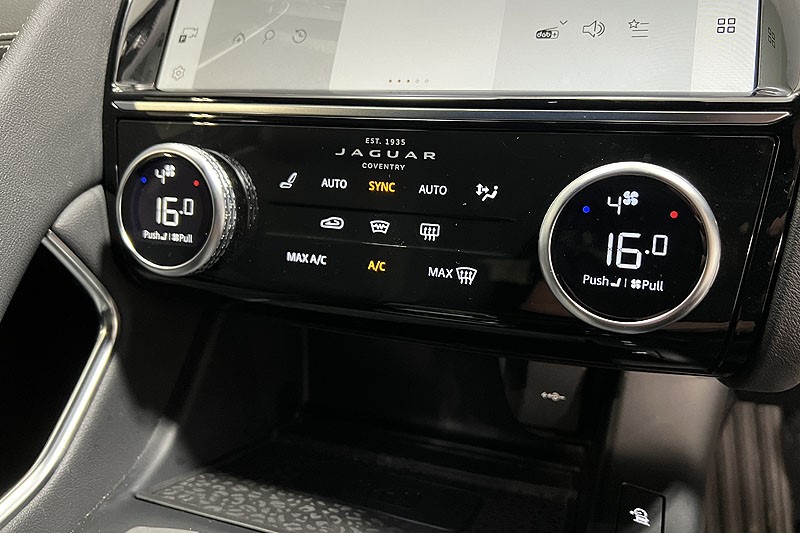 2022 (72) JAGUAR E-PACE 2.0 D200 R-Dynamic HSE 5dr Auto 3486187