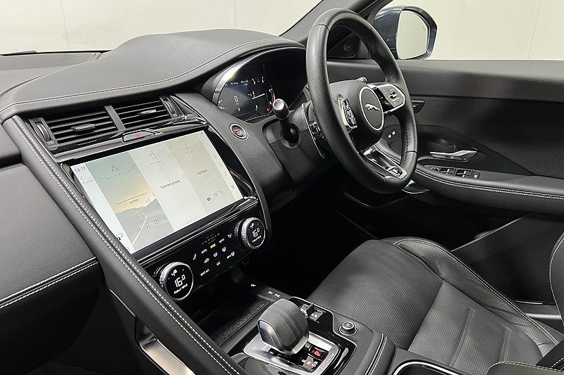 2022 (72) JAGUAR E-PACE 2.0 D200 R-Dynamic HSE 5dr Auto 3486201