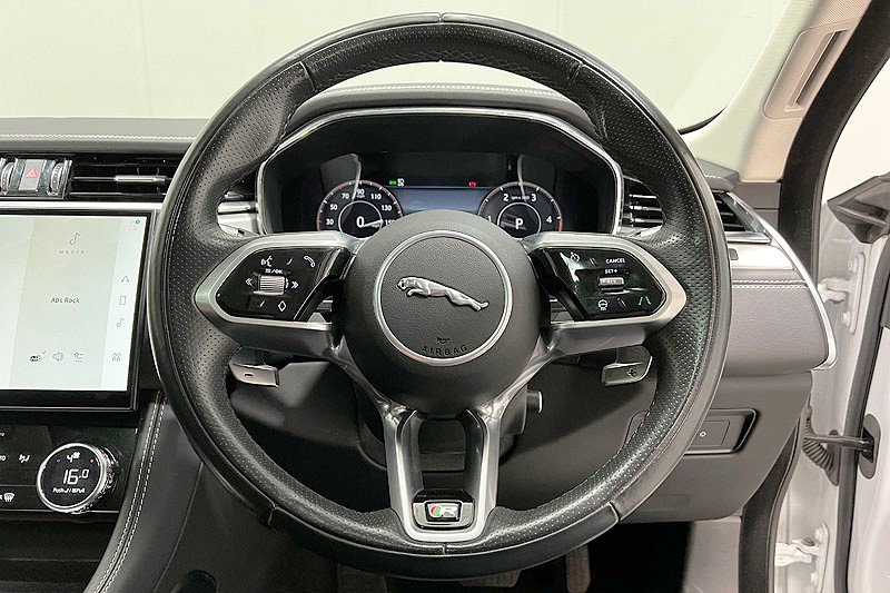 2021 (71) JAGUAR F-PACE 2.0 D200 R-Dynamic SE 5dr Auto AWD 3454512